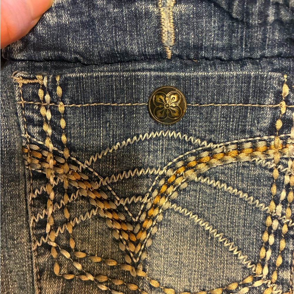 00s Capris with embroidery and split hem